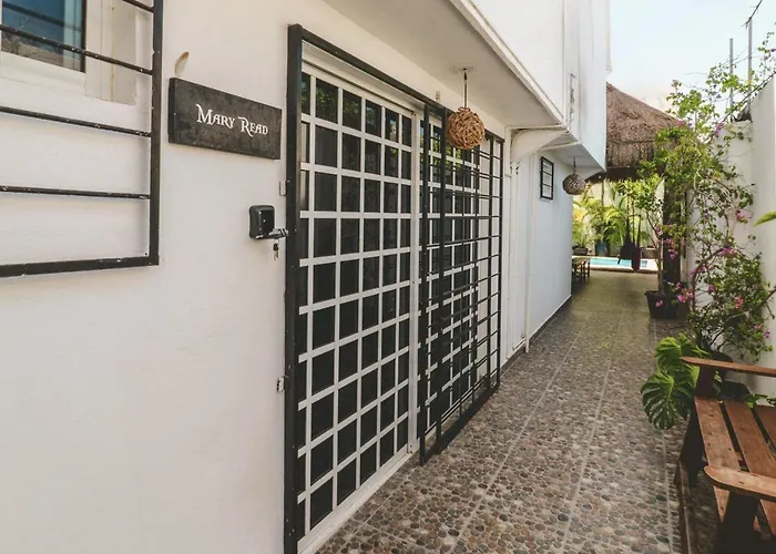 La Perle Noire - Dive Inn Cozumel